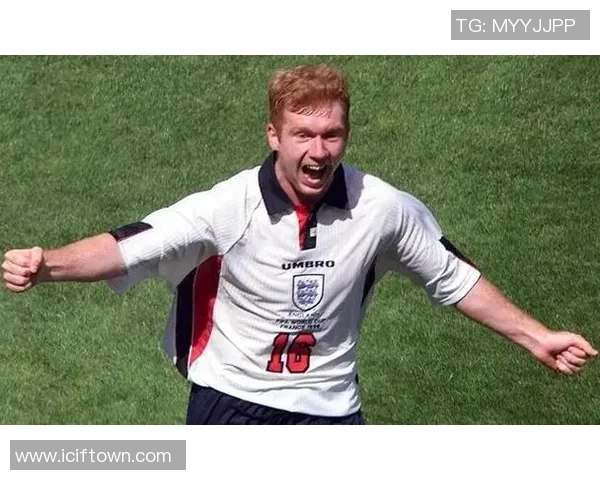 足球明星斯科尔斯的传奇生涯与对足球的深远影响解析